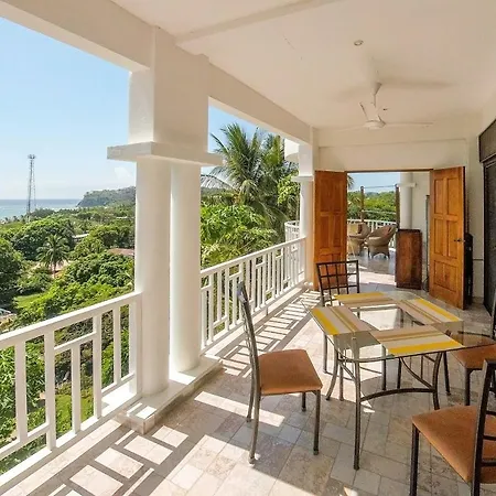 Ocean Breeze Apartment